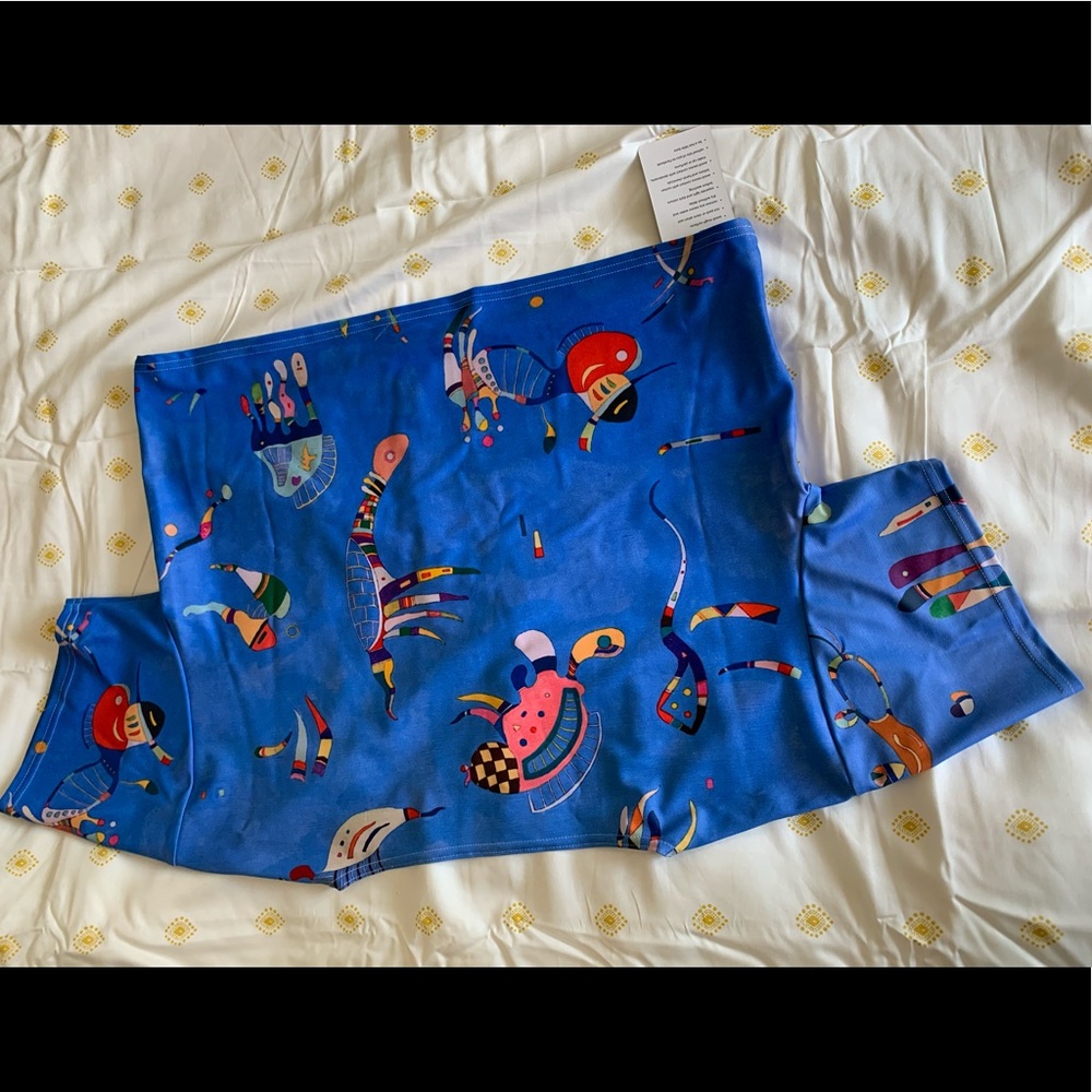 BlackMilk art top